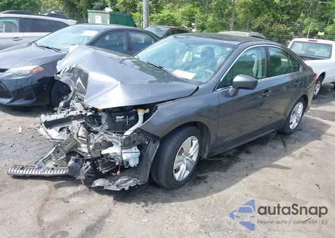 2018 Subaru Legacy 2.5I z USA, uszkodzony, nr VIN 4S3BNAA67J3032155